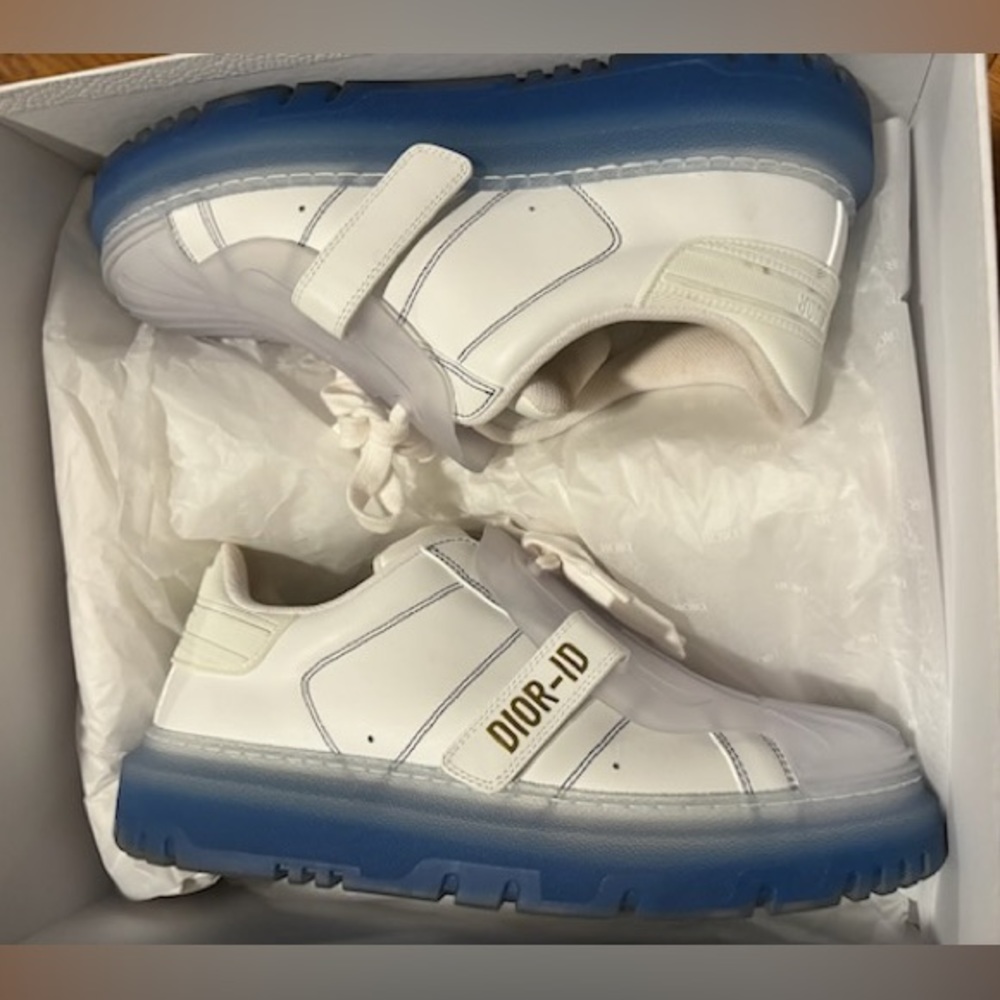 Dior sneaker size 39